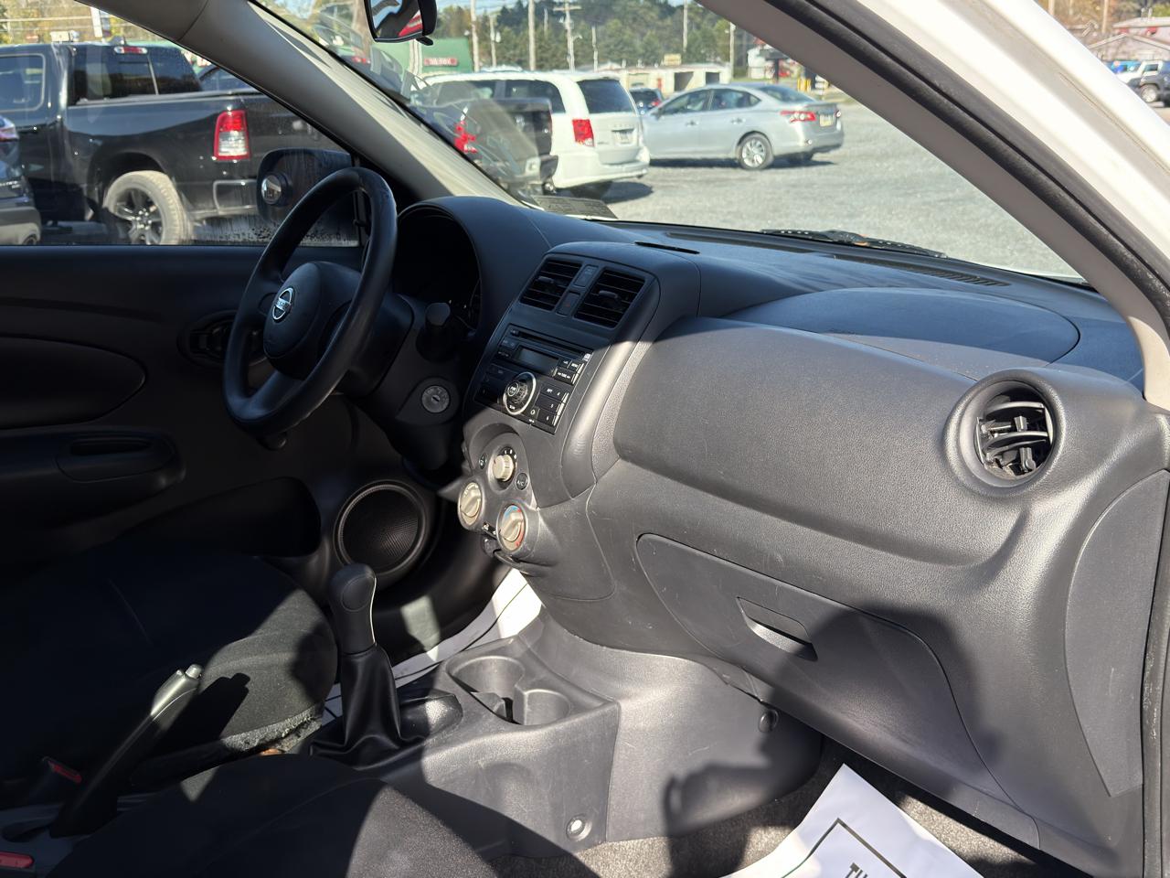 Nissan Versa 4dr Sdn Manual 1.6 S 2012