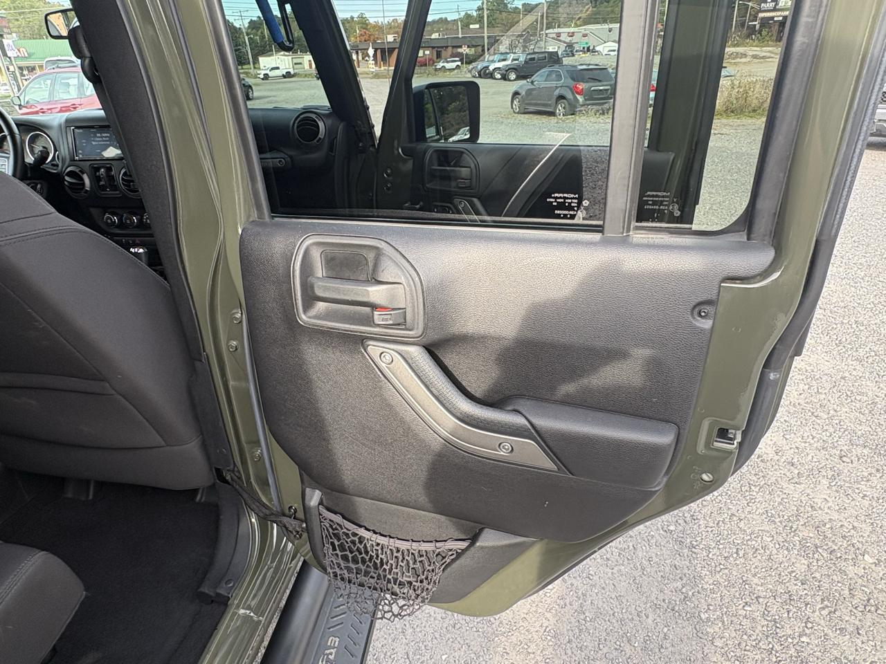 Jeep Wrangler Unlimited 4WD 4dr Sport 2015