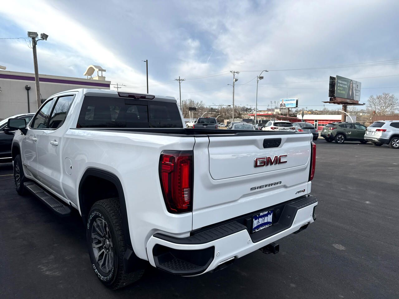 GMC Sierra 1500 4WD Crew Cab 157" AT4 2020