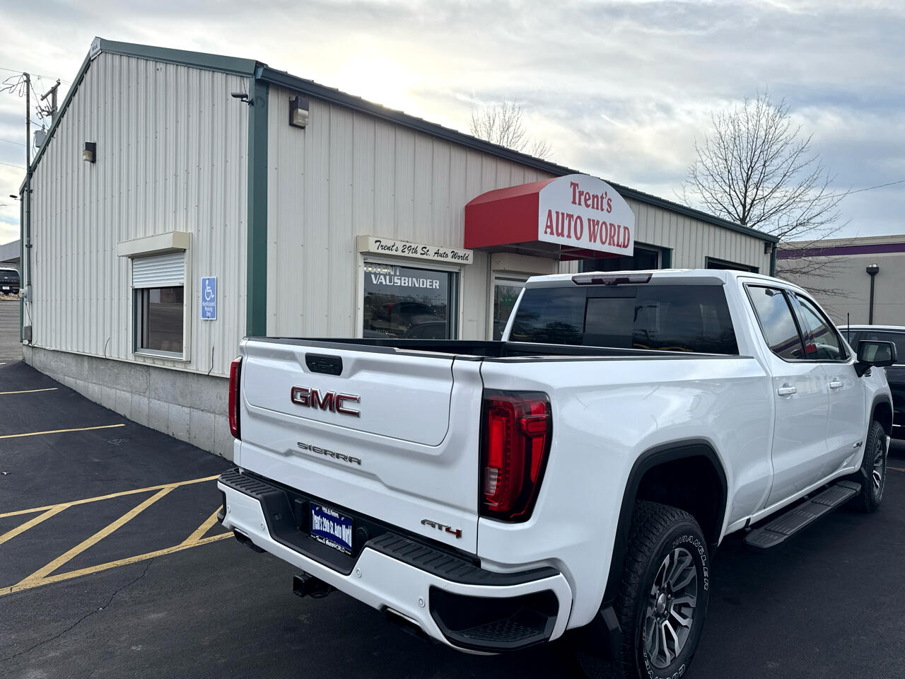 GMC Sierra 1500 4WD Crew Cab 157" AT4 2020