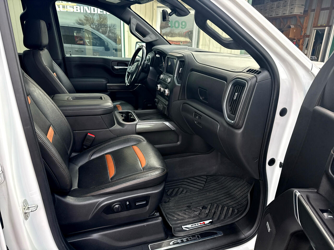 GMC Sierra 1500 4WD Crew Cab 157" AT4 2020