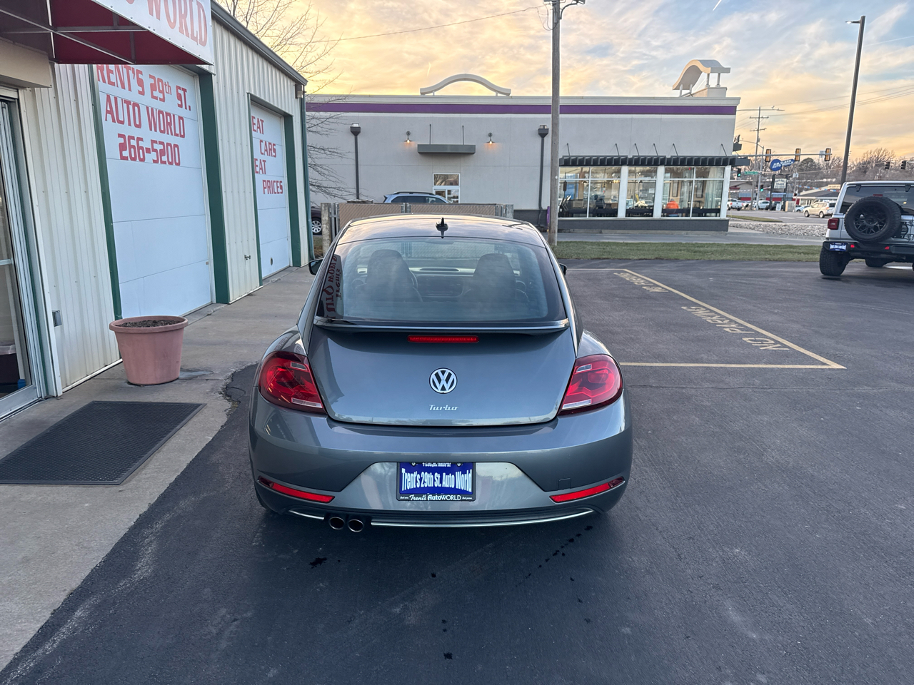 Volkswagen Beetle SE Auto 2018