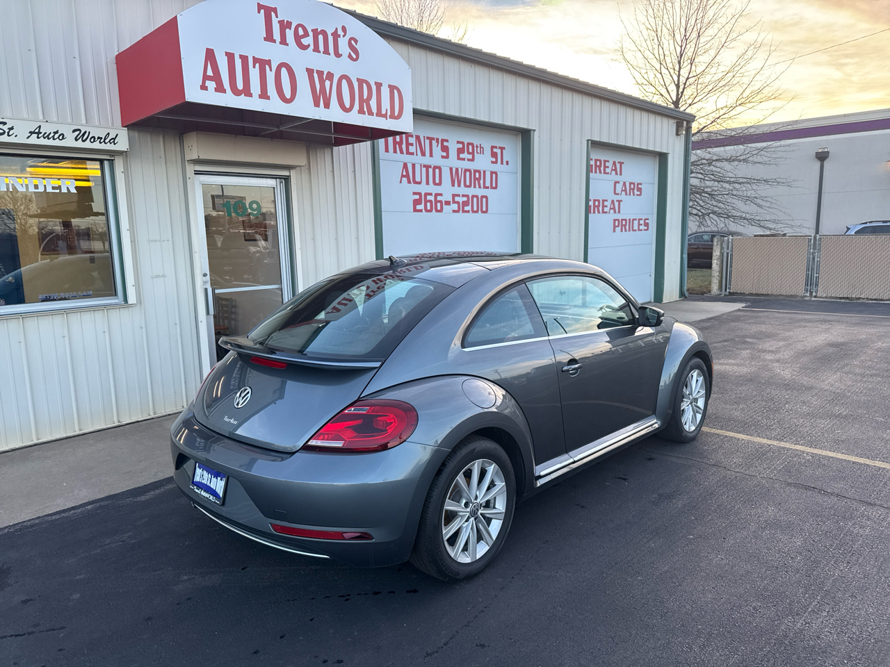 Volkswagen Beetle SE Auto 2018