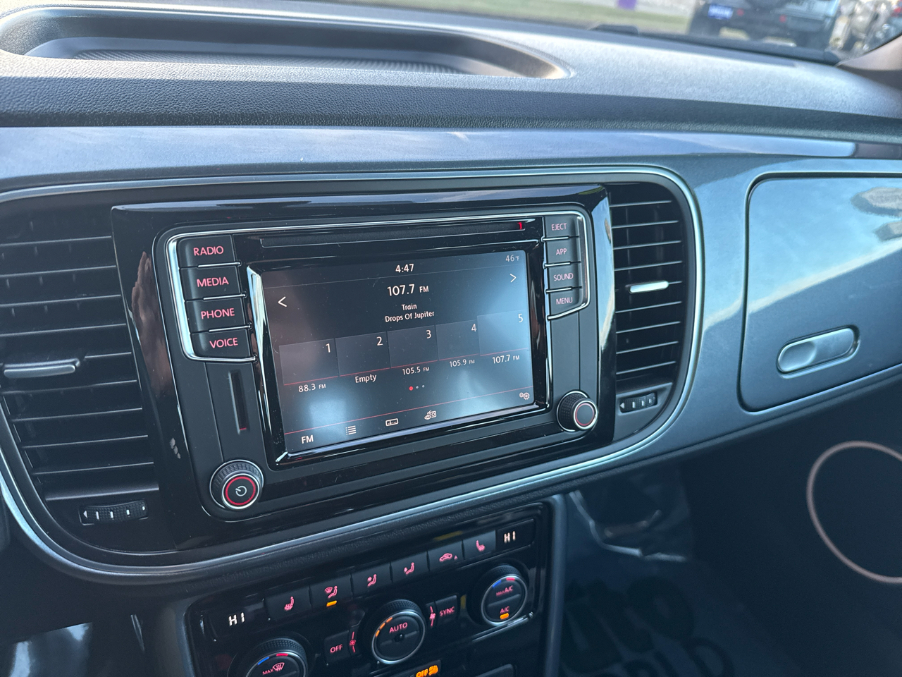 Volkswagen Beetle SE Auto 2018