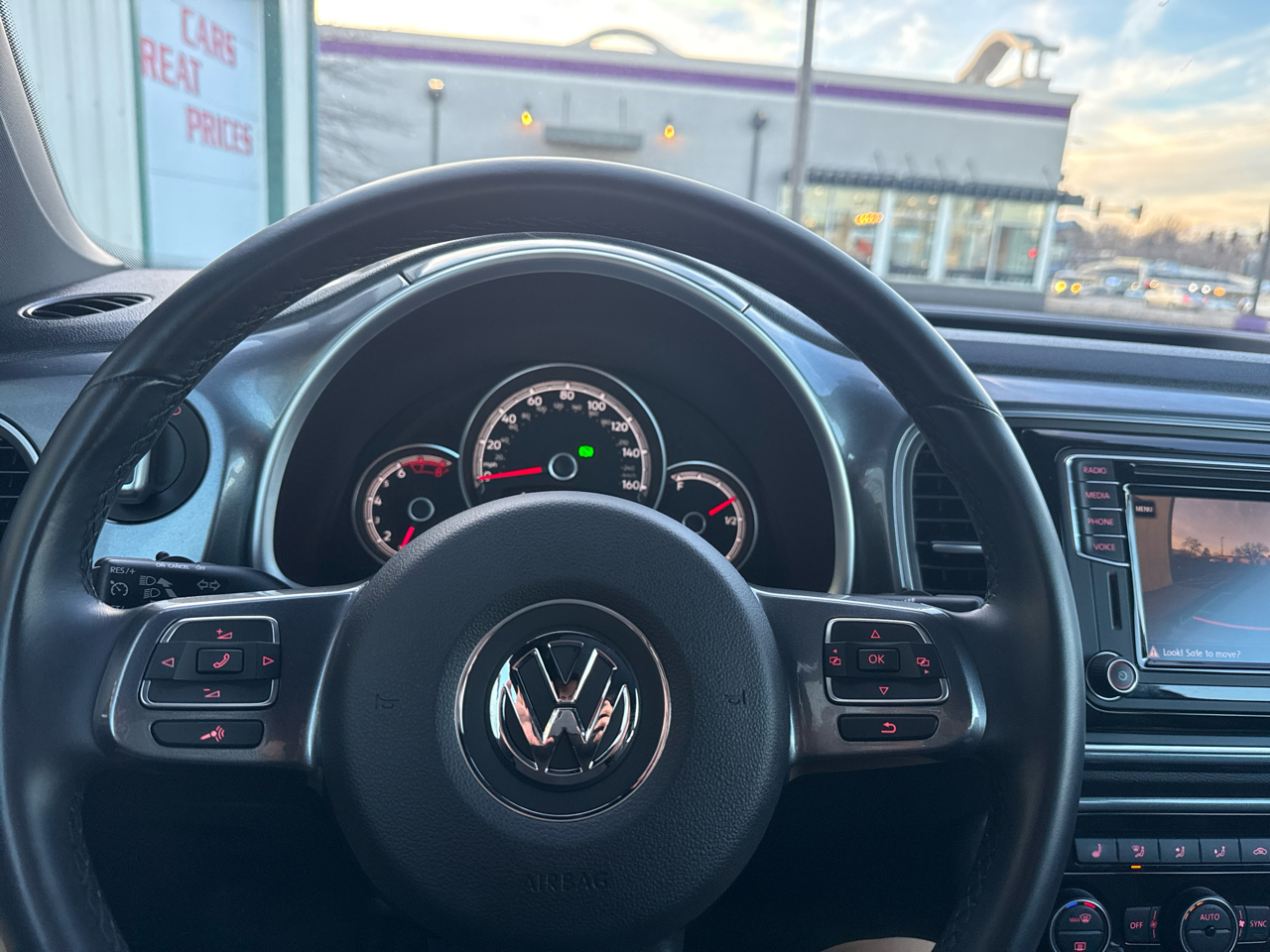 Volkswagen Beetle SE Auto 2018