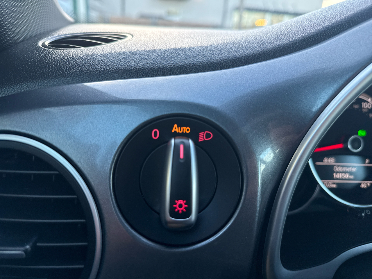 Volkswagen Beetle SE Auto 2018