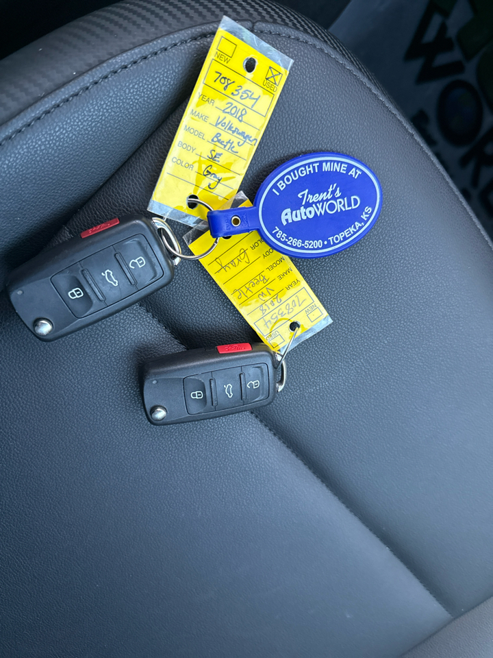 Volkswagen Beetle SE Auto 2018