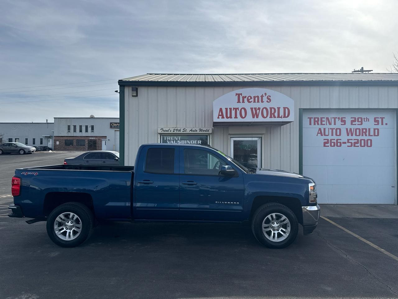 2017 Chevrolet Silverado 1500 4WD Double Cab 143.5" LT w/1LT