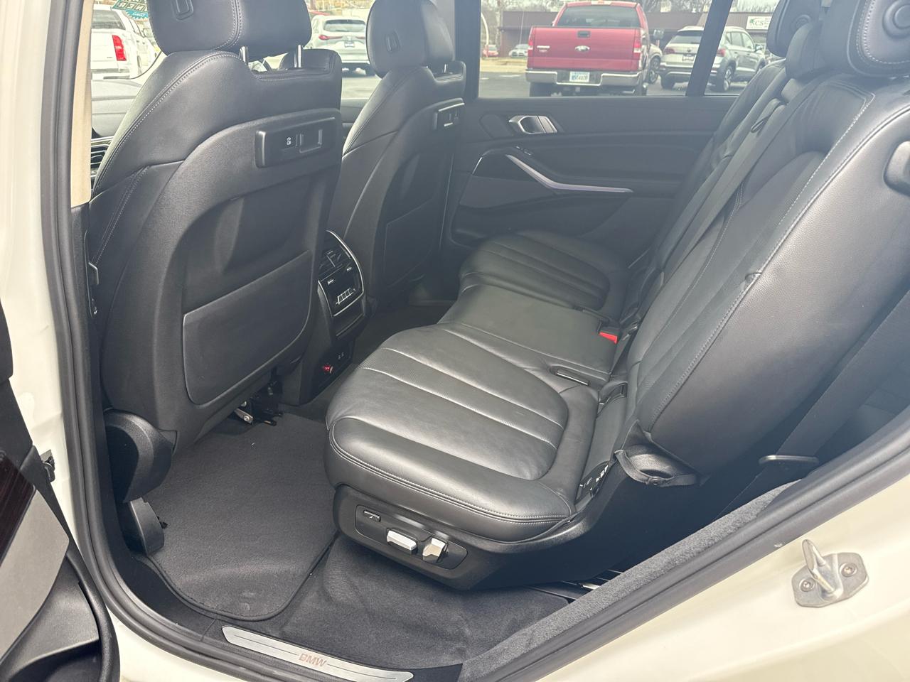 BMW X7 xDrive40i Sports Activity Vehicle 2020