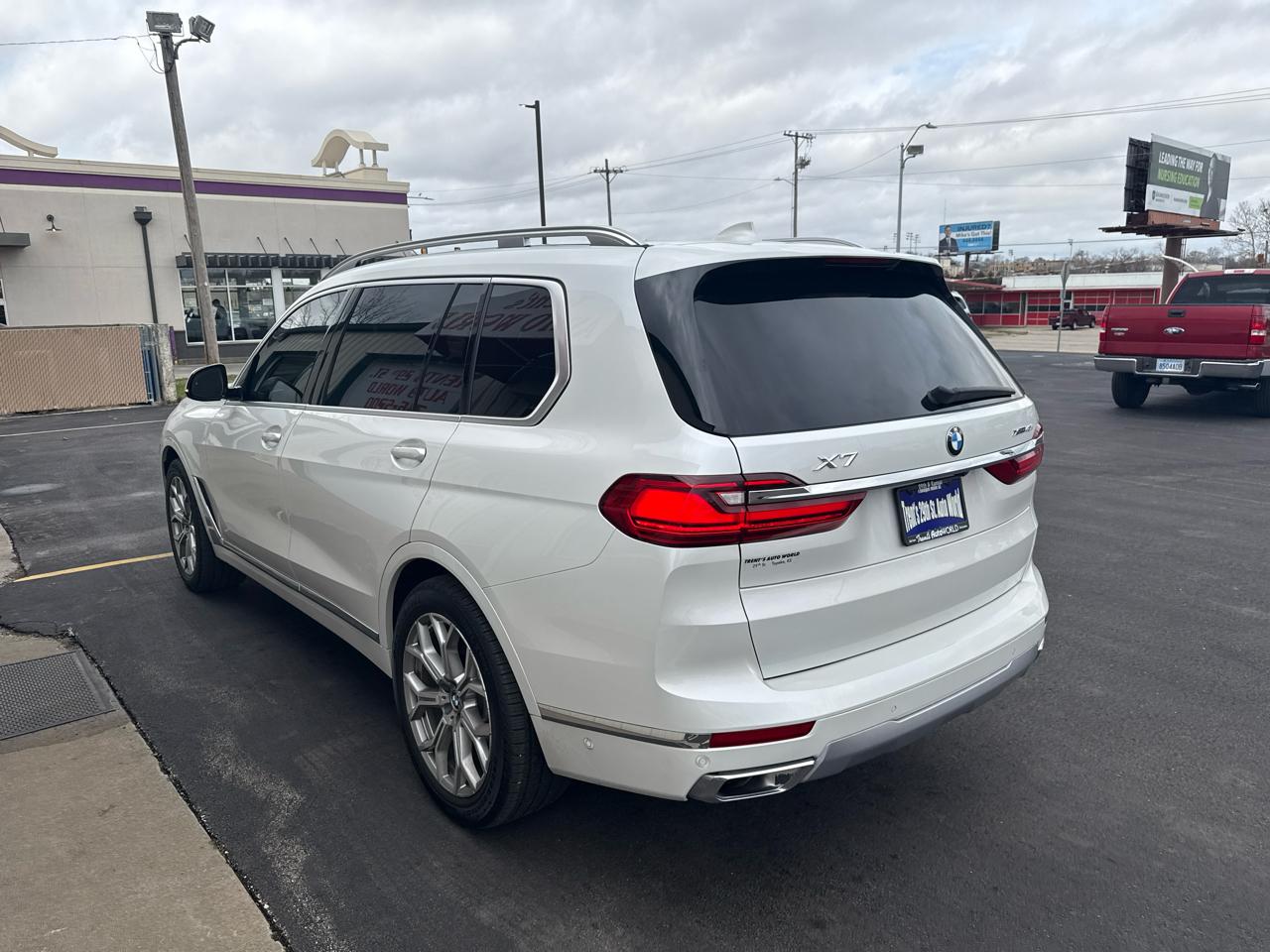BMW X7 xDrive40i Sports Activity Vehicle 2020