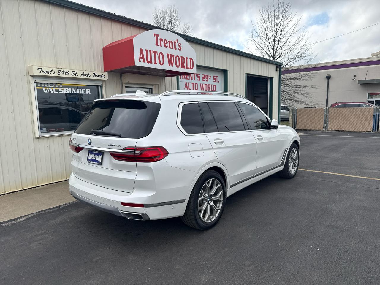 BMW X7 xDrive40i Sports Activity Vehicle 2020