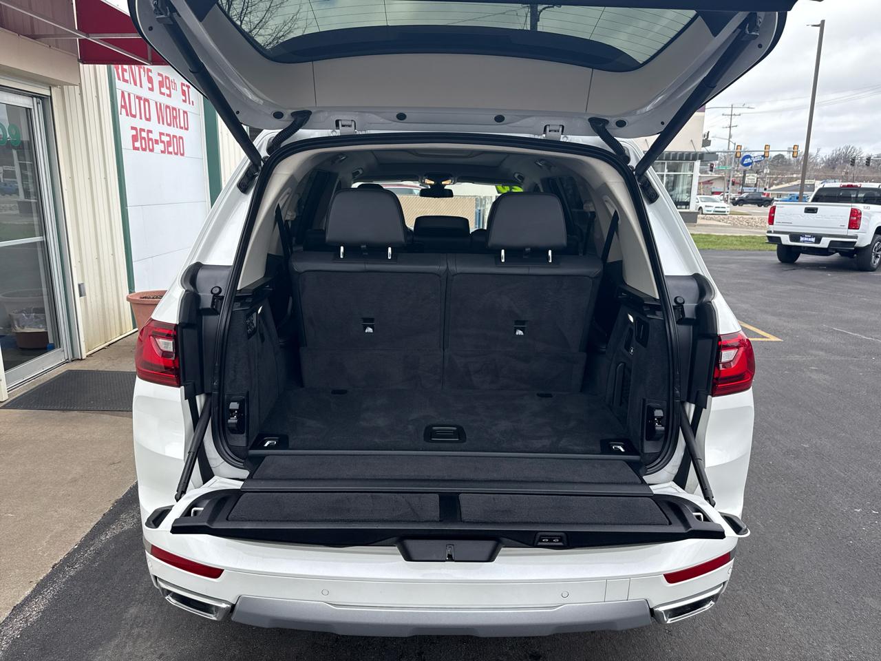 BMW X7 xDrive40i Sports Activity Vehicle 2020