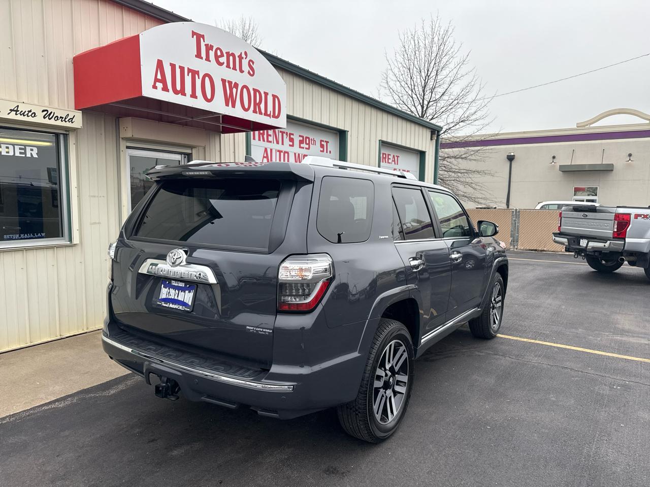 Toyota 4Runner Limited 4WD (Natl) 2024