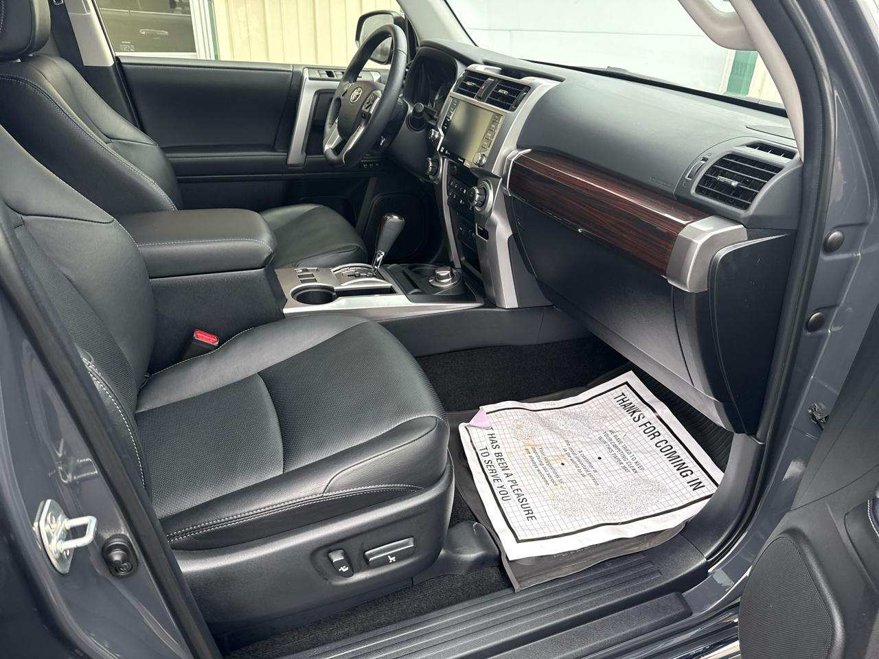 Toyota 4Runner Limited 4WD (Natl) 2024