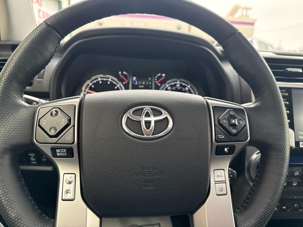 Toyota 4Runner Limited 4WD (Natl) 2024