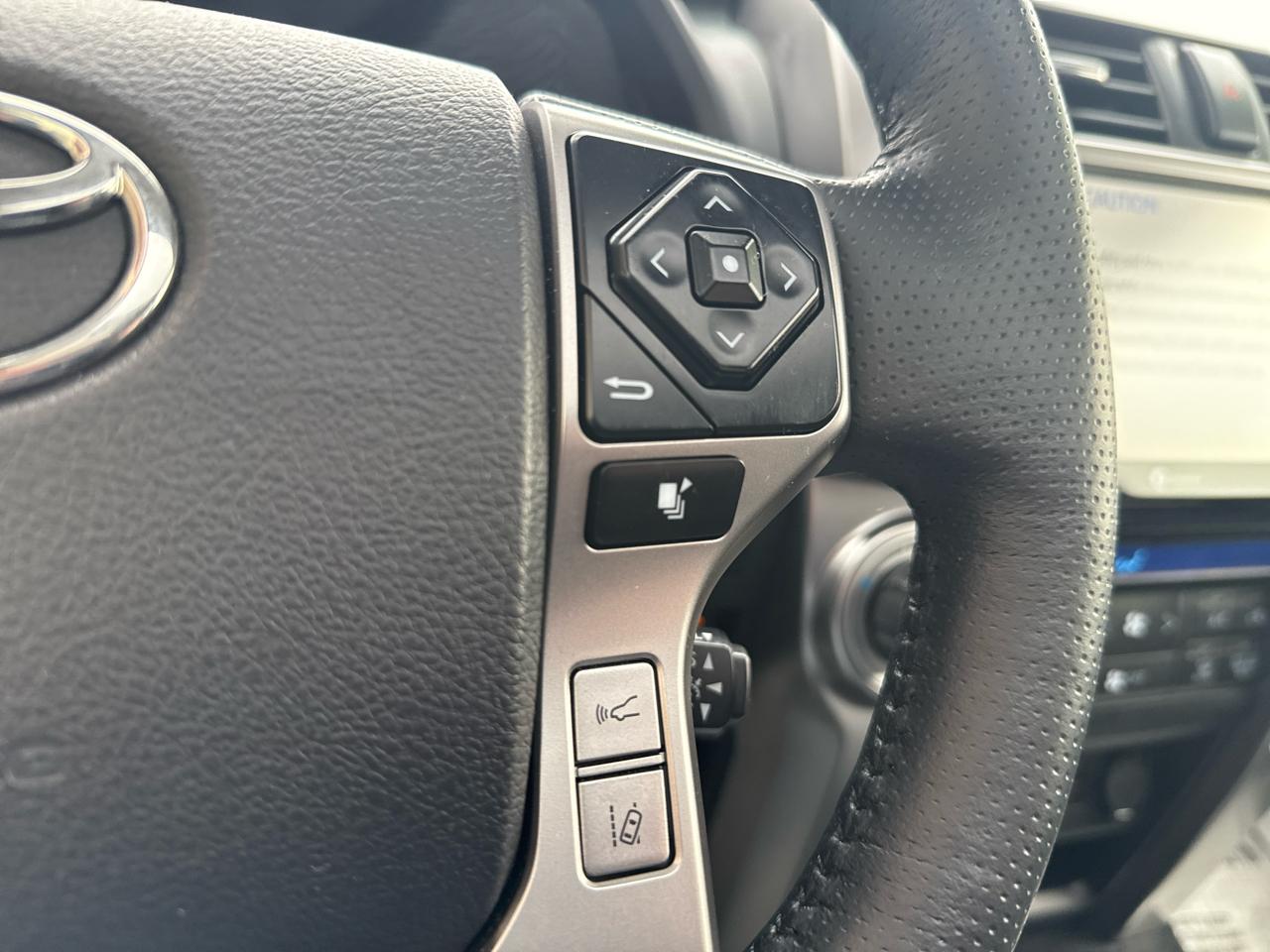 Toyota 4Runner Limited 4WD (Natl) 2024