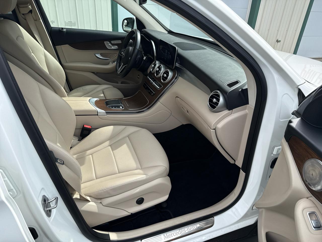 Mercedes-Benz GLC GLC 300 4MATIC SUV 2022