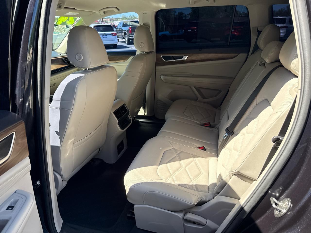 Volkswagen Atlas 2.0T SE w/Technology FWD 2024