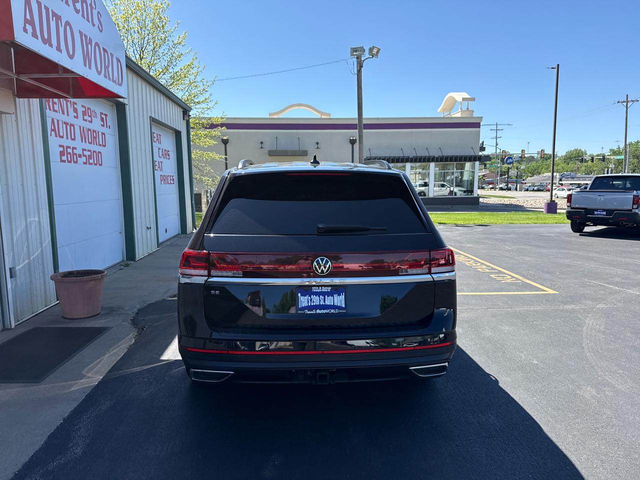 Volkswagen Atlas 2.0T SE w/Technology FWD 2024