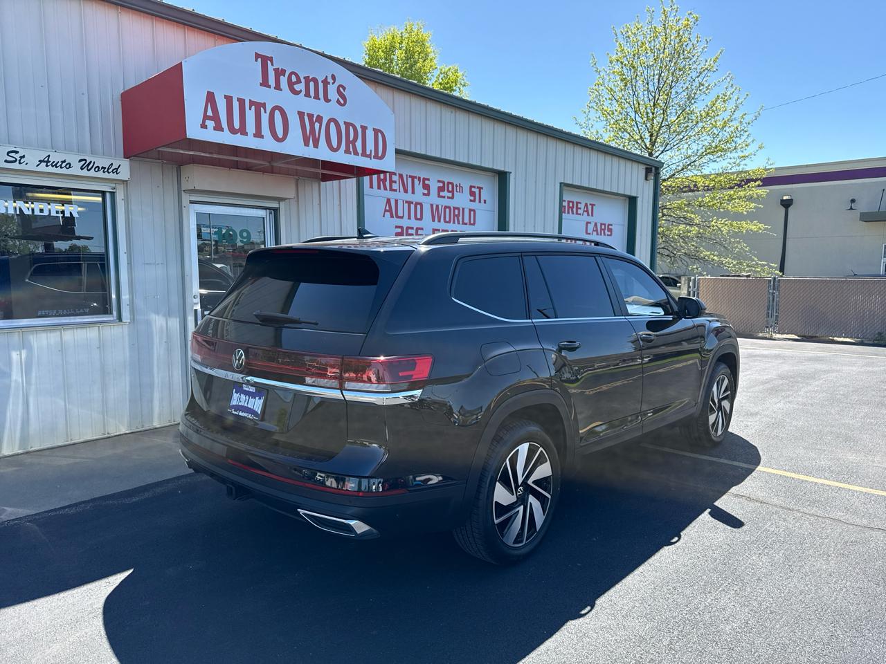 Volkswagen Atlas 2.0T SE w/Technology FWD 2024