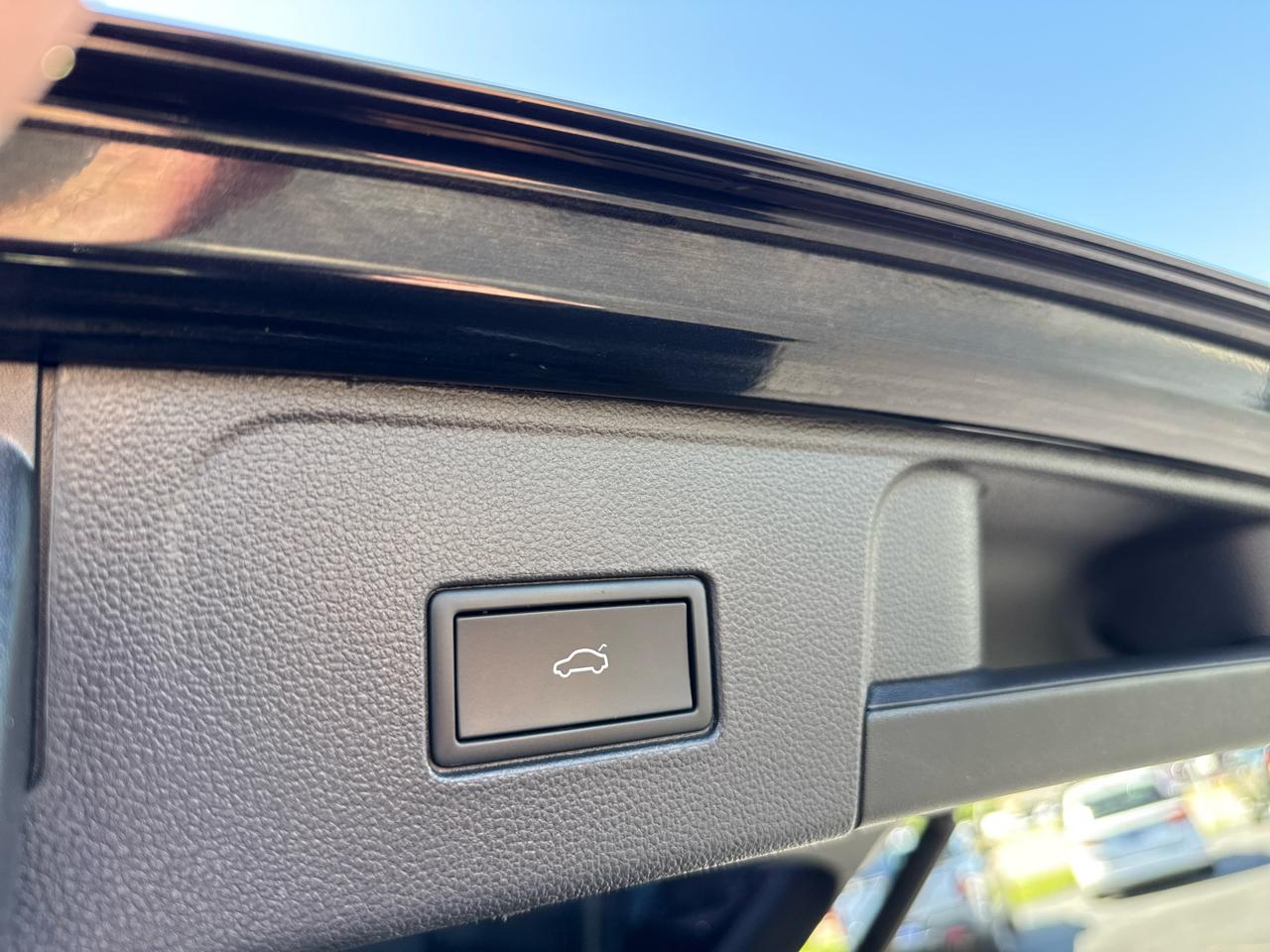 Volkswagen Atlas 2.0T SE w/Technology FWD 2024