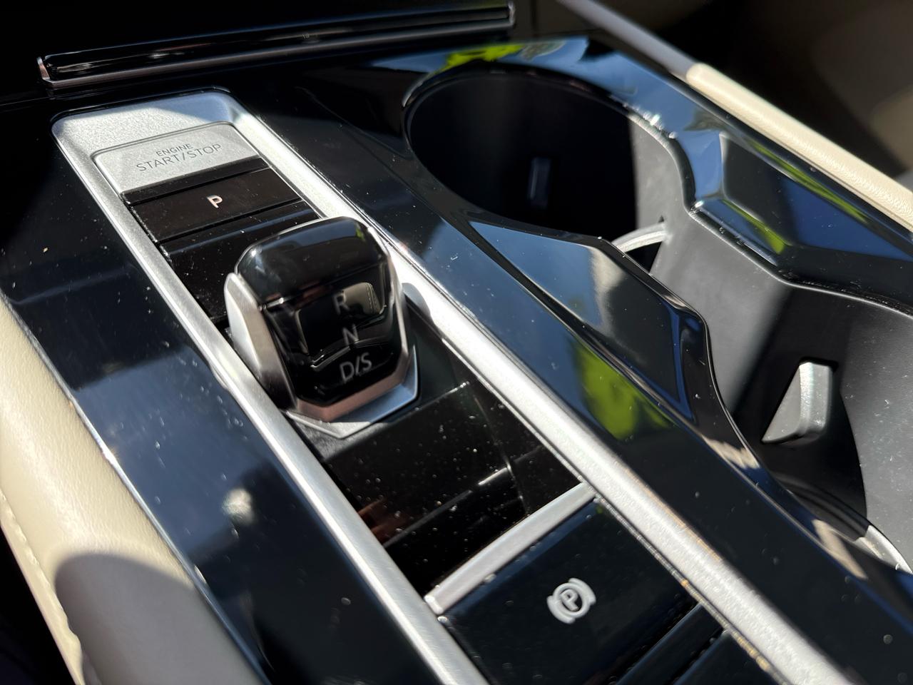 Volkswagen Atlas 2.0T SE w/Technology FWD 2024