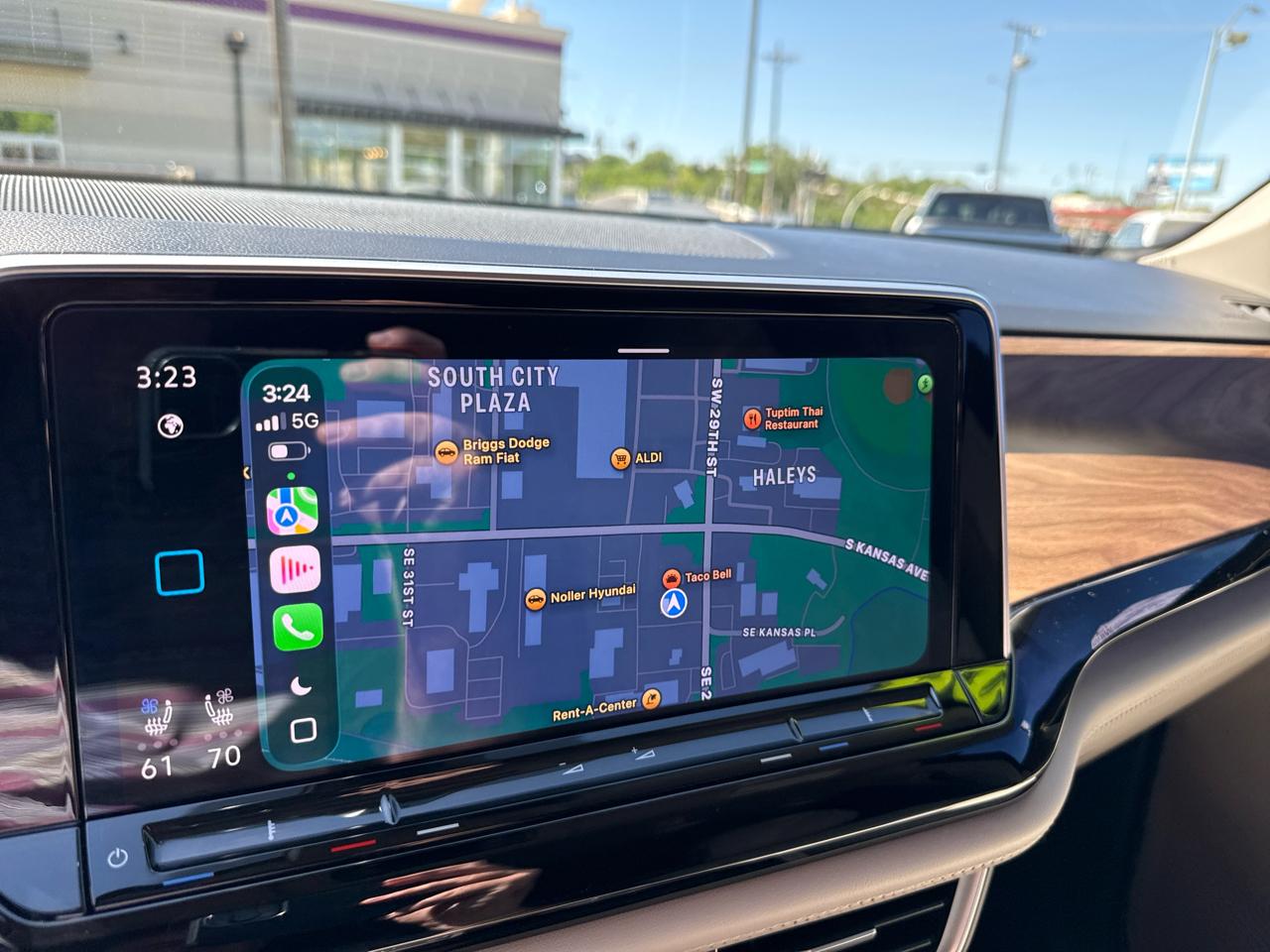 Volkswagen Atlas 2.0T SE w/Technology FWD 2024