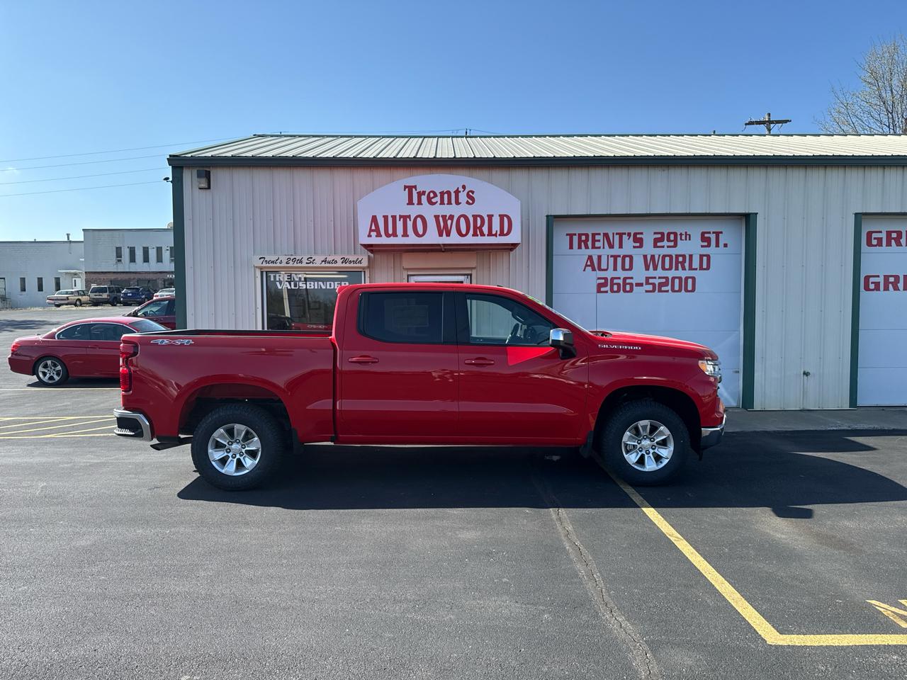 Chevrolet Silverado 1500 4WD Crew Cab 147" LT w/1LT 2023