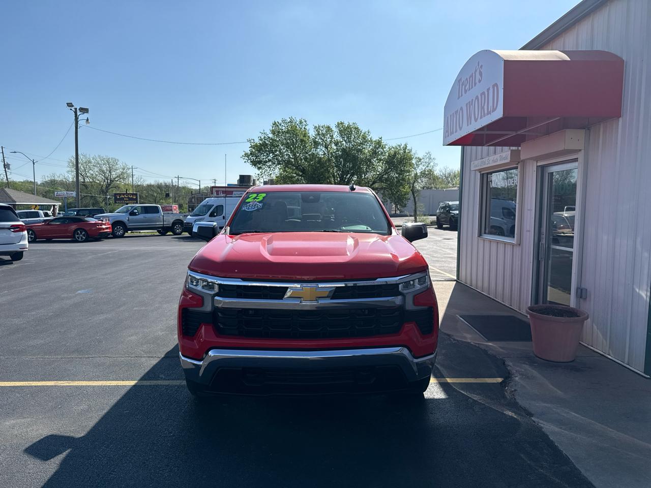 Chevrolet Silverado 1500 4WD Crew Cab 147" LT w/1LT 2023