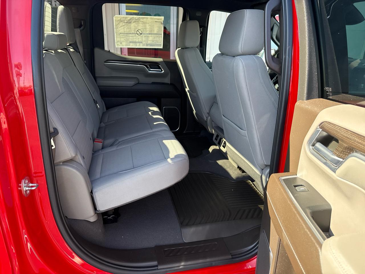 Chevrolet Silverado 1500 4WD Crew Cab 147" LT w/1LT 2023