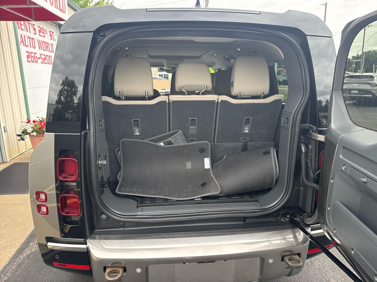 2023 Land Rover Defender S - Photo 14