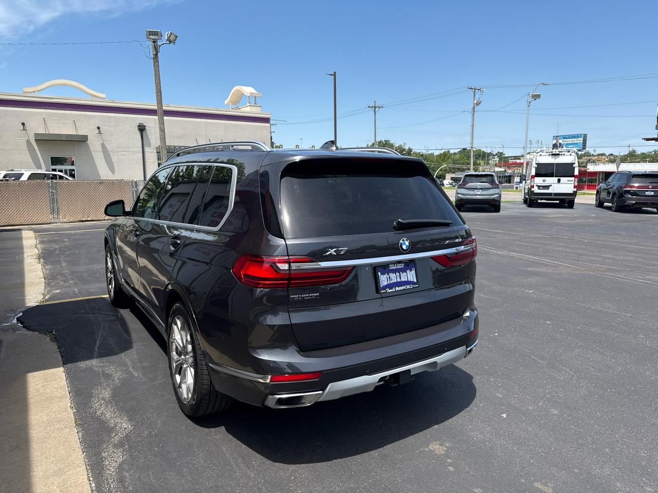 BMW X7 xDrive40i Sports Activity Vehicle 2021