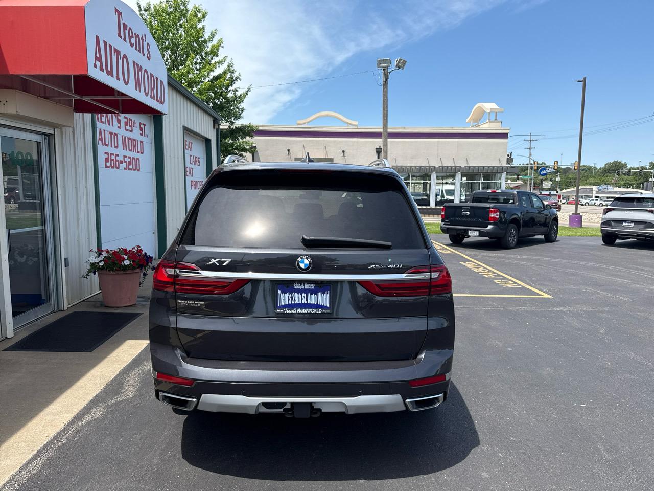 BMW X7 xDrive40i Sports Activity Vehicle 2021