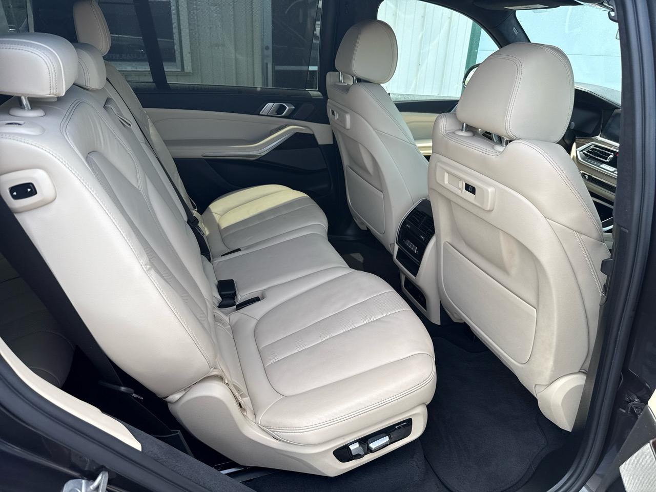 BMW X7 xDrive40i Sports Activity Vehicle 2021