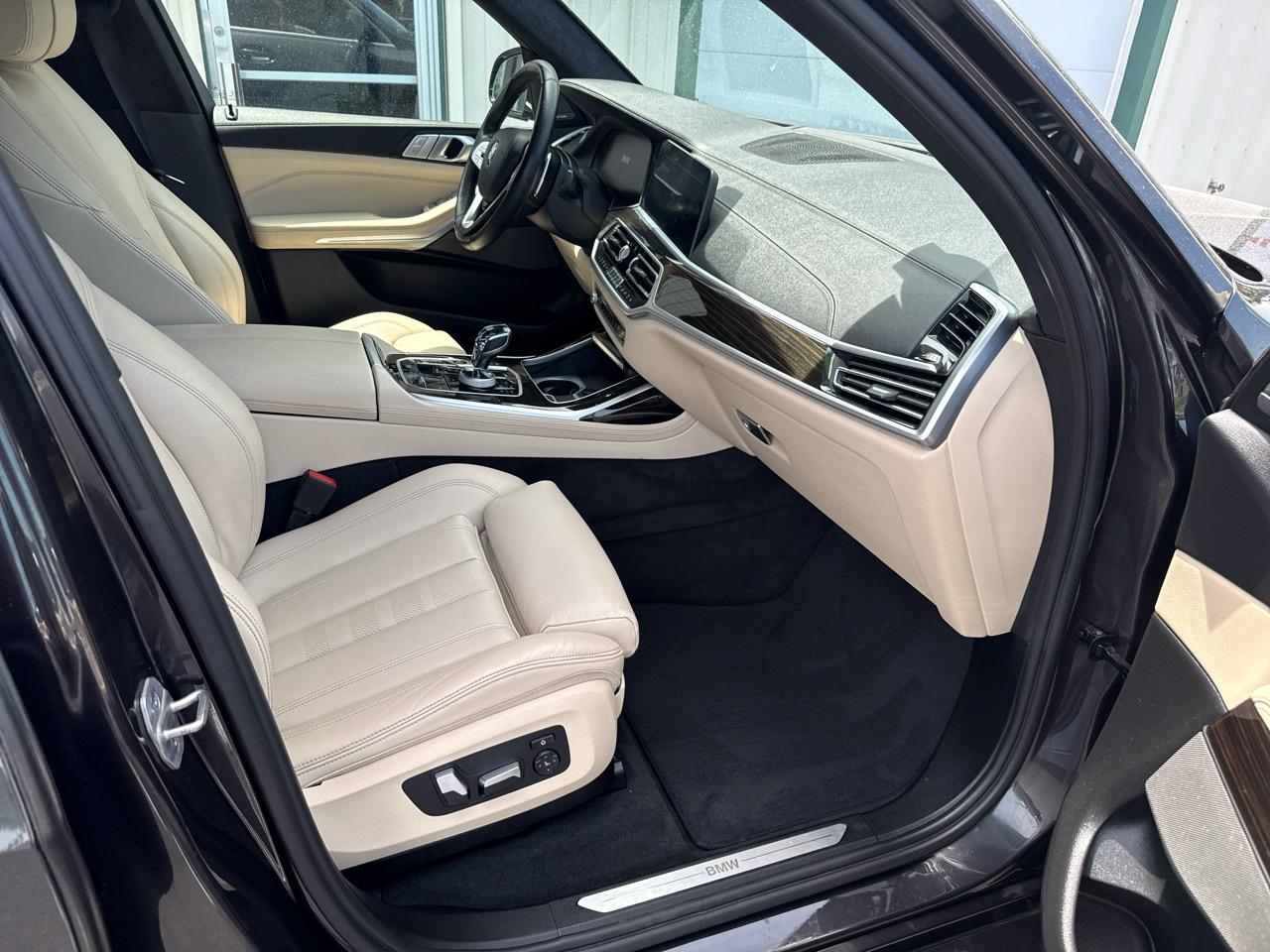 BMW X7 xDrive40i Sports Activity Vehicle 2021