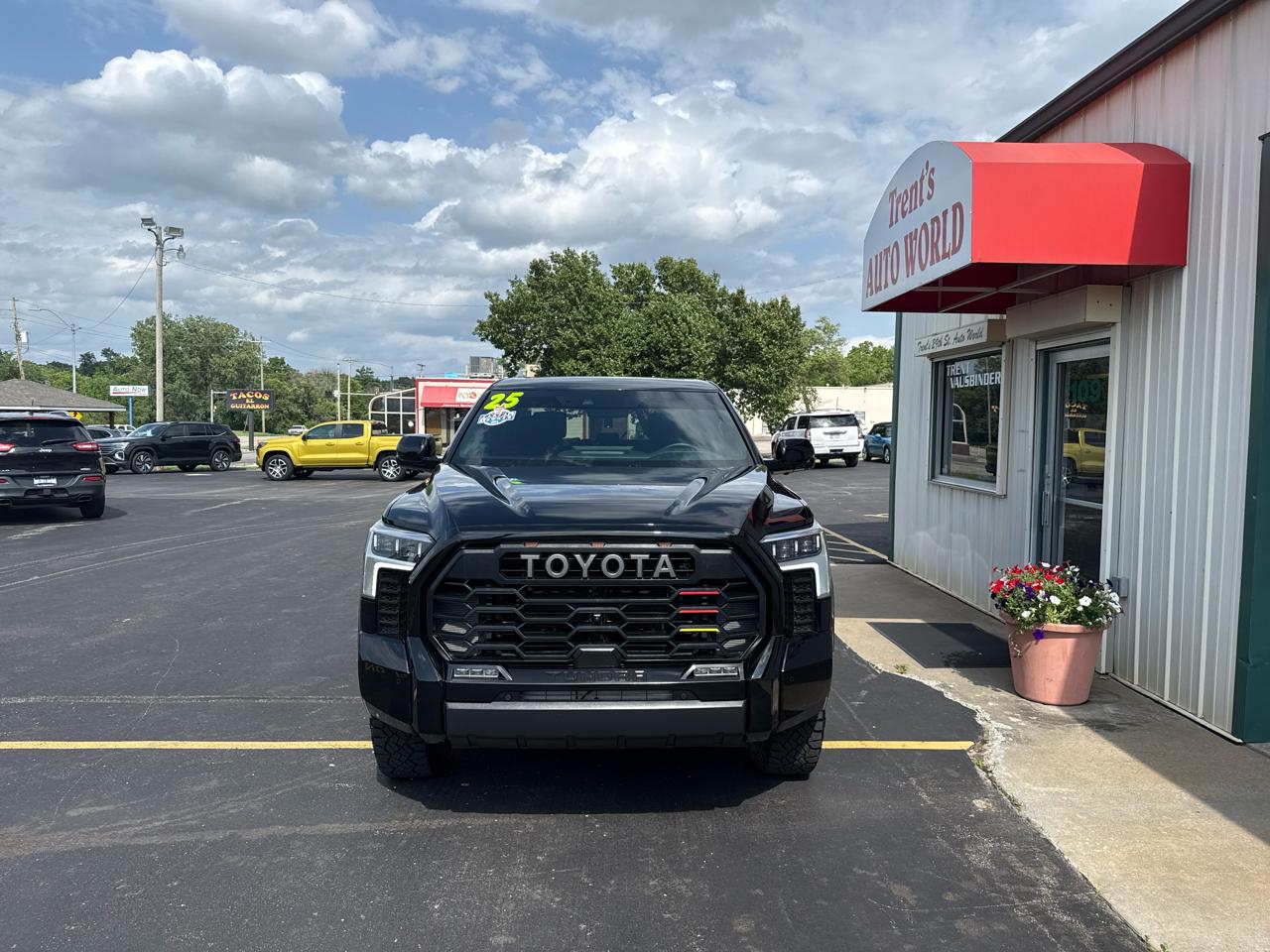Toyota Tundra 4WD Platinum CrewMax 5.5' Bed (Natl) 2025