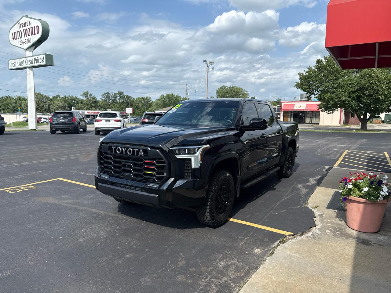 Toyota Tundra 4WD Platinum CrewMax 5.5' Bed (Natl) 2025