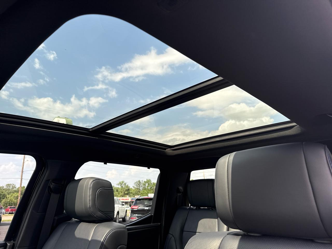 Toyota Tundra 4WD Platinum CrewMax 5.5' Bed (Natl) 2025