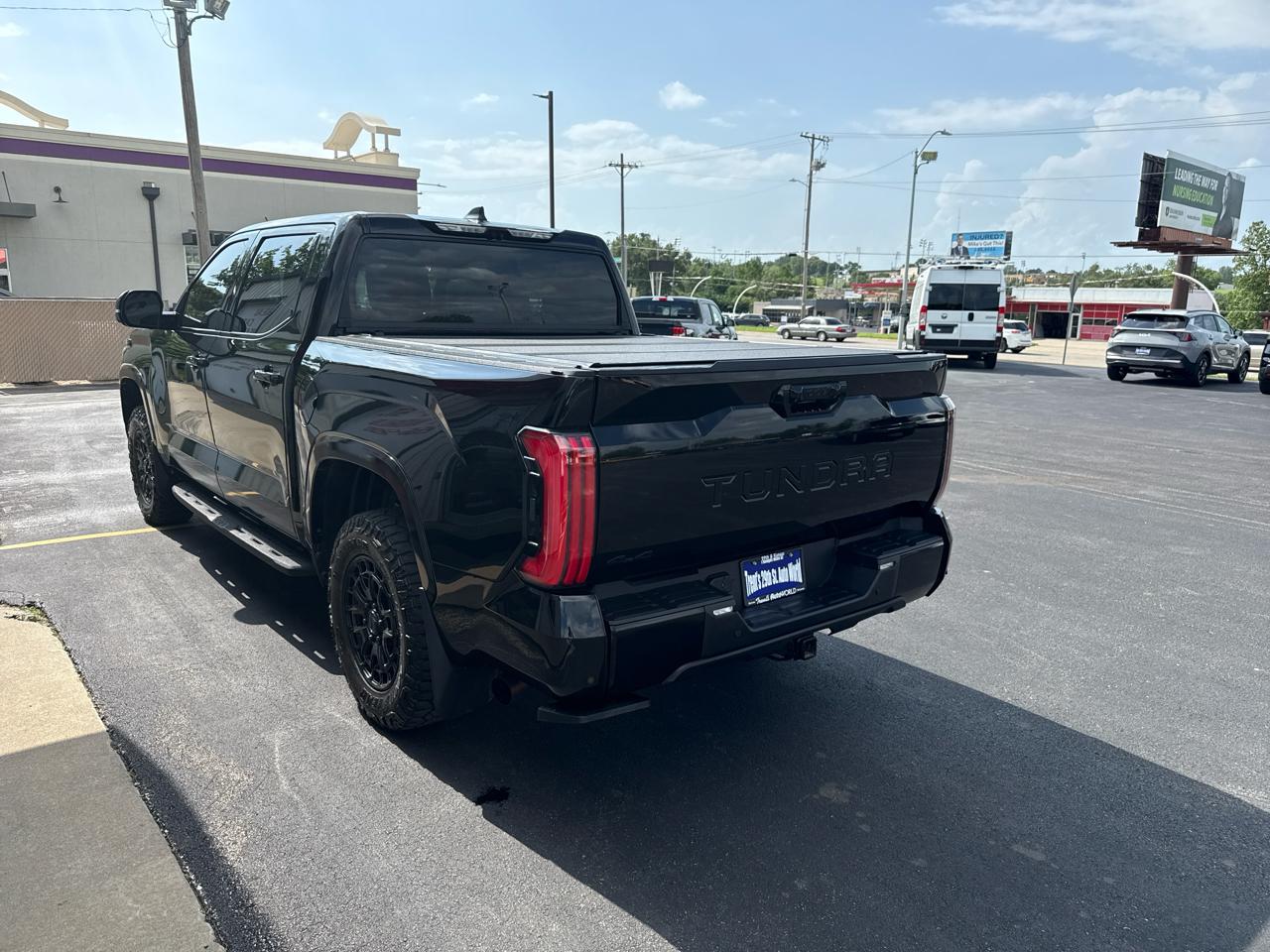 Toyota Tundra 4WD Platinum CrewMax 5.5' Bed (Natl) 2025