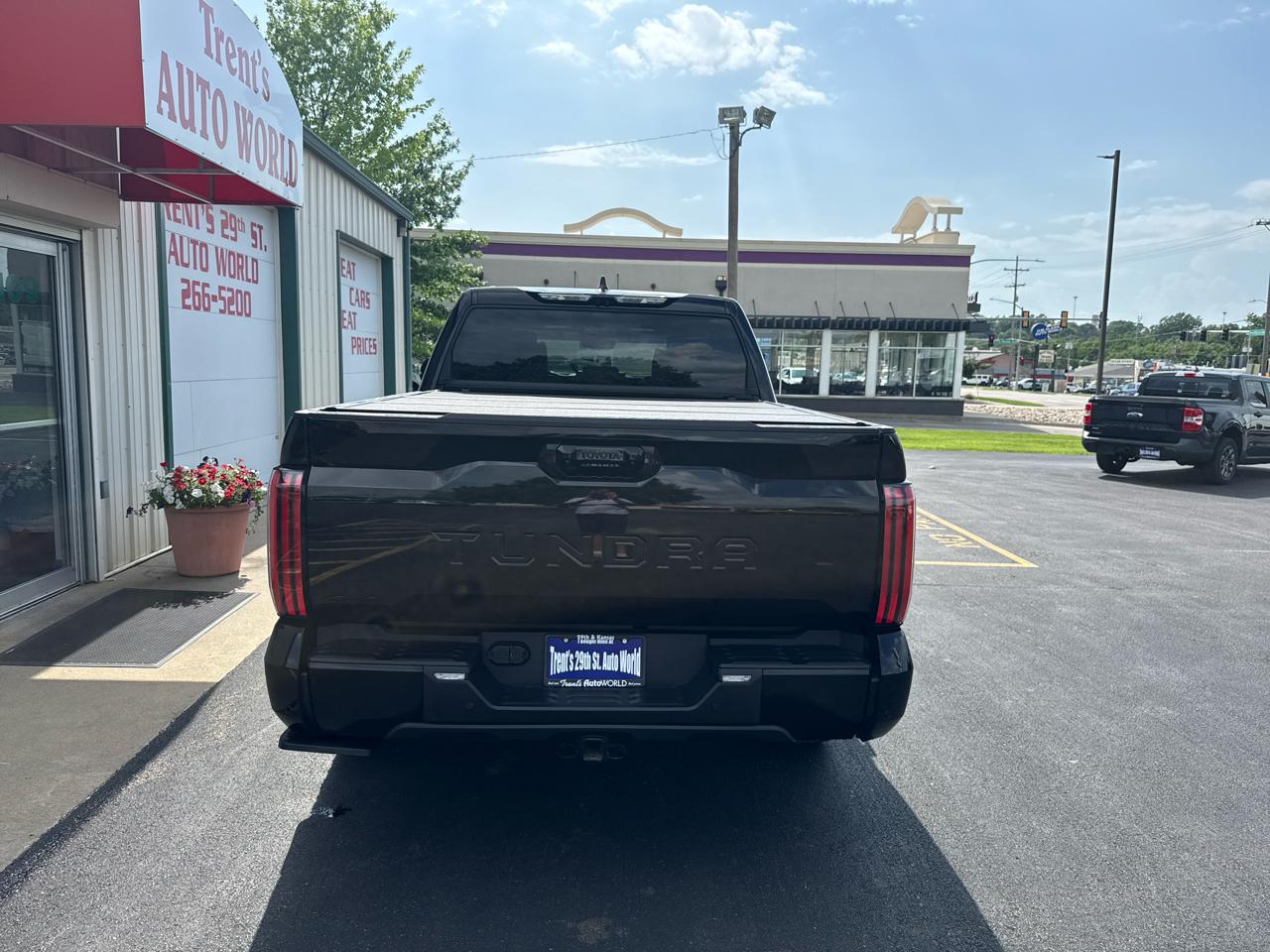 Toyota Tundra 4WD Platinum CrewMax 5.5' Bed (Natl) 2025