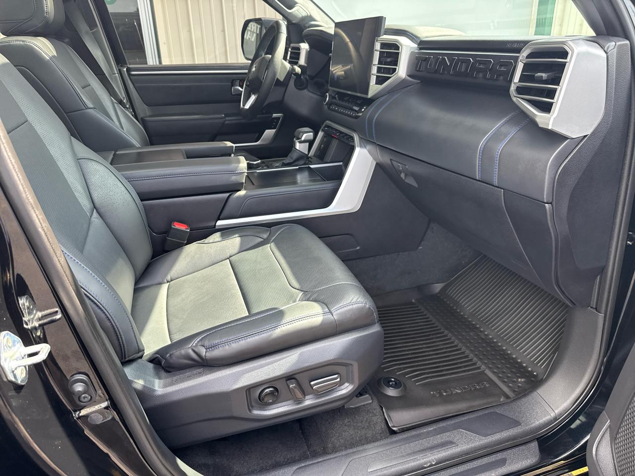 Toyota Tundra 4WD Platinum CrewMax 5.5' Bed (Natl) 2025