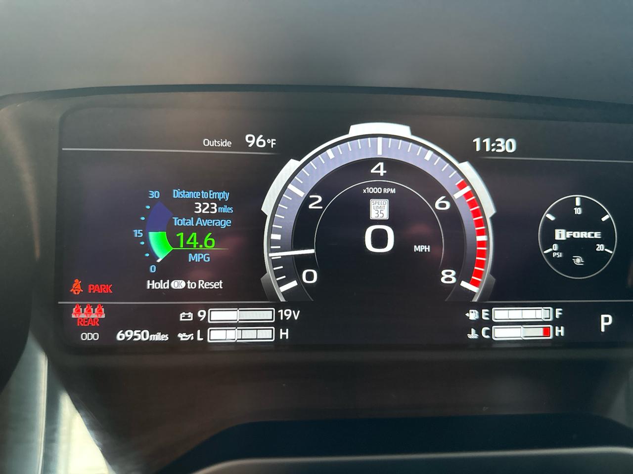 Toyota Tundra 4WD Platinum CrewMax 5.5' Bed (Natl) 2025