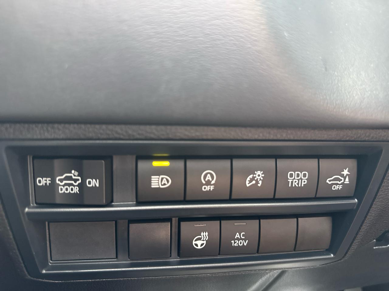 Toyota Tundra 4WD Platinum CrewMax 5.5' Bed (Natl) 2025