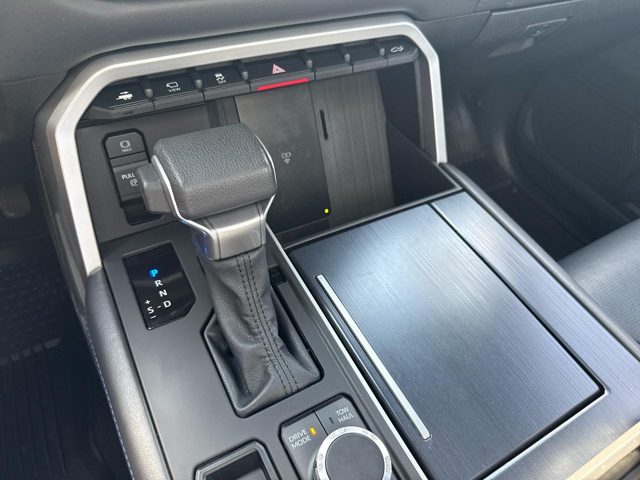 Toyota Tundra 4WD Platinum CrewMax 5.5' Bed (Natl) 2025