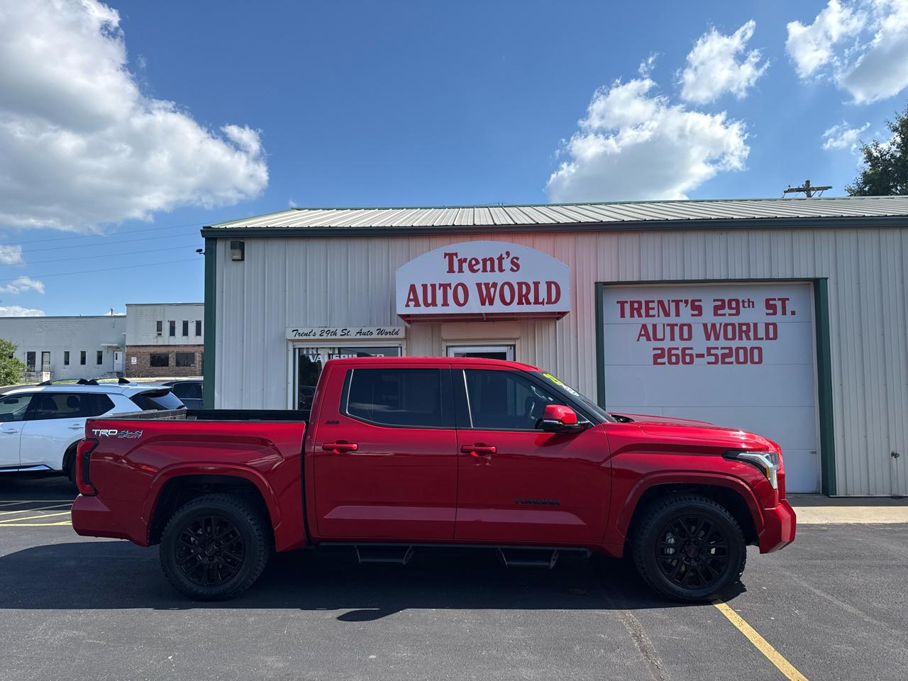 2023 Toyota Tundra 4WD SR5 CrewMax 5.5' Bed (Natl)