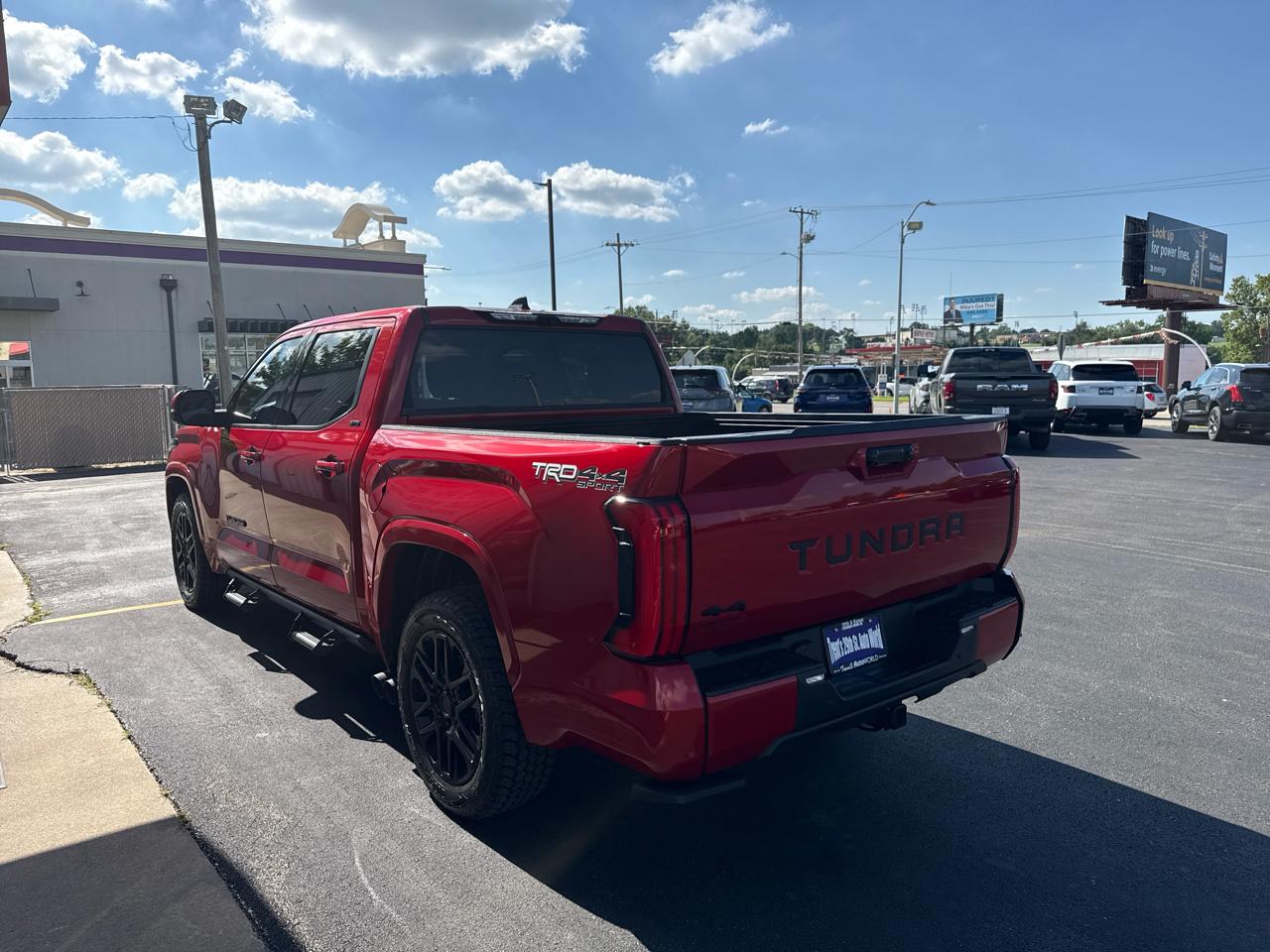 Toyota Tundra 4WD SR5 CrewMax 5.5' Bed (Natl) 2023