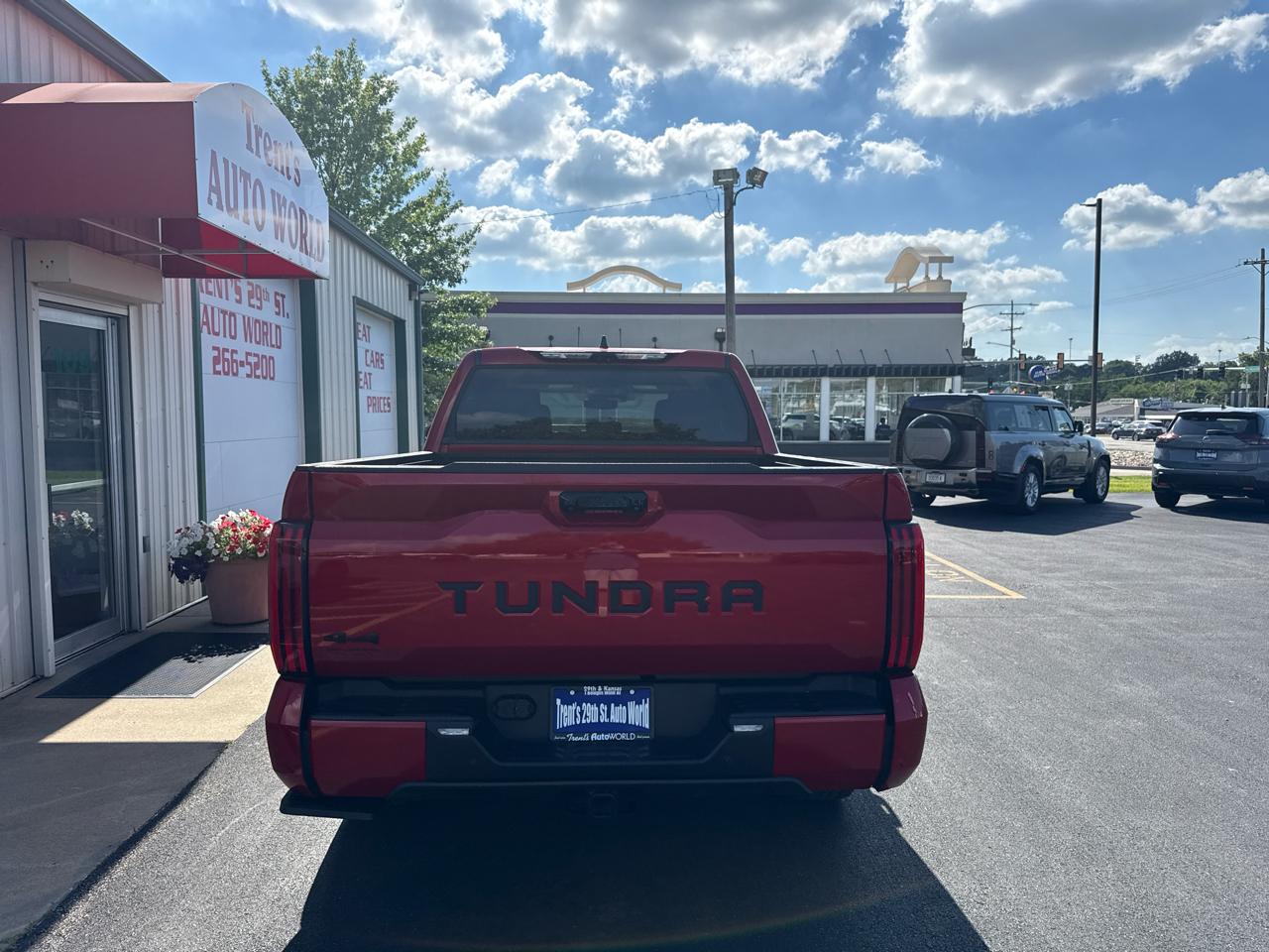 Toyota Tundra 4WD SR5 CrewMax 5.5' Bed (Natl) 2023