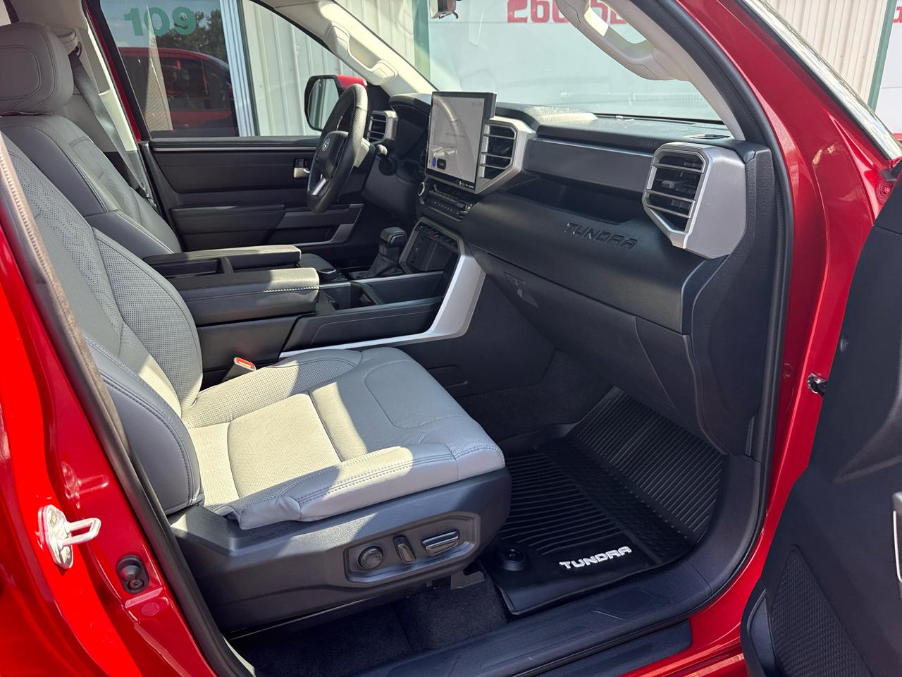 Toyota Tundra 4WD SR5 CrewMax 5.5' Bed (Natl) 2023