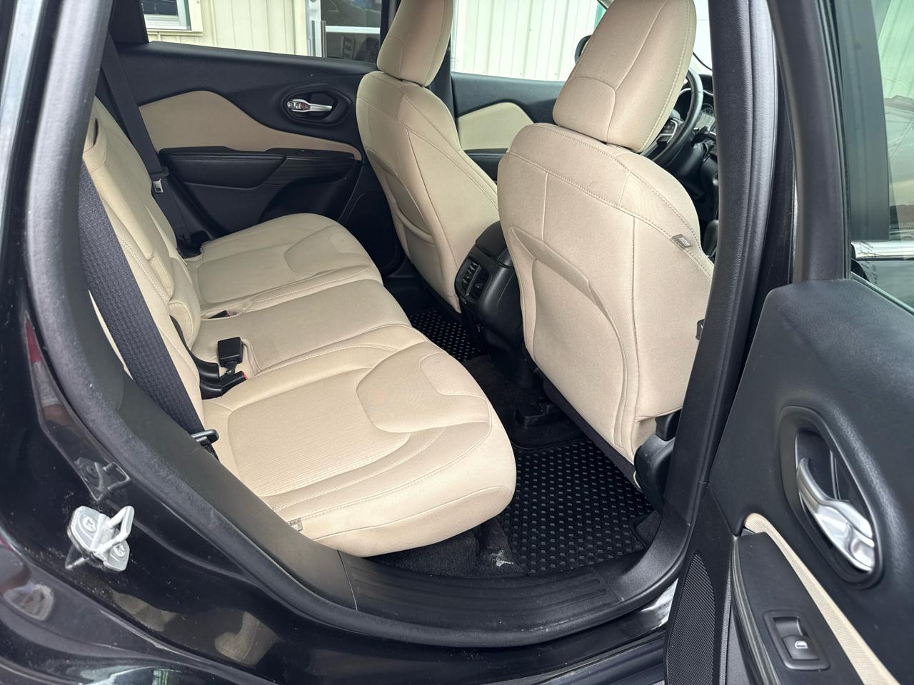 Jeep Cherokee 4WD 4dr Latitude 2015