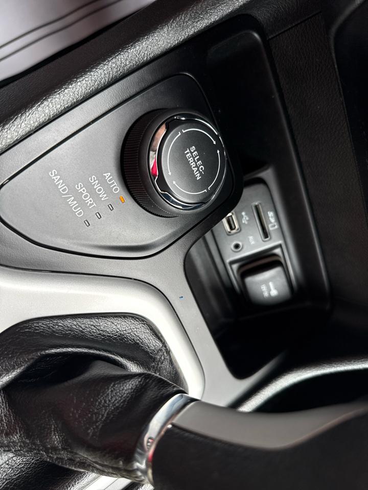 Jeep Cherokee 4WD 4dr Latitude 2015